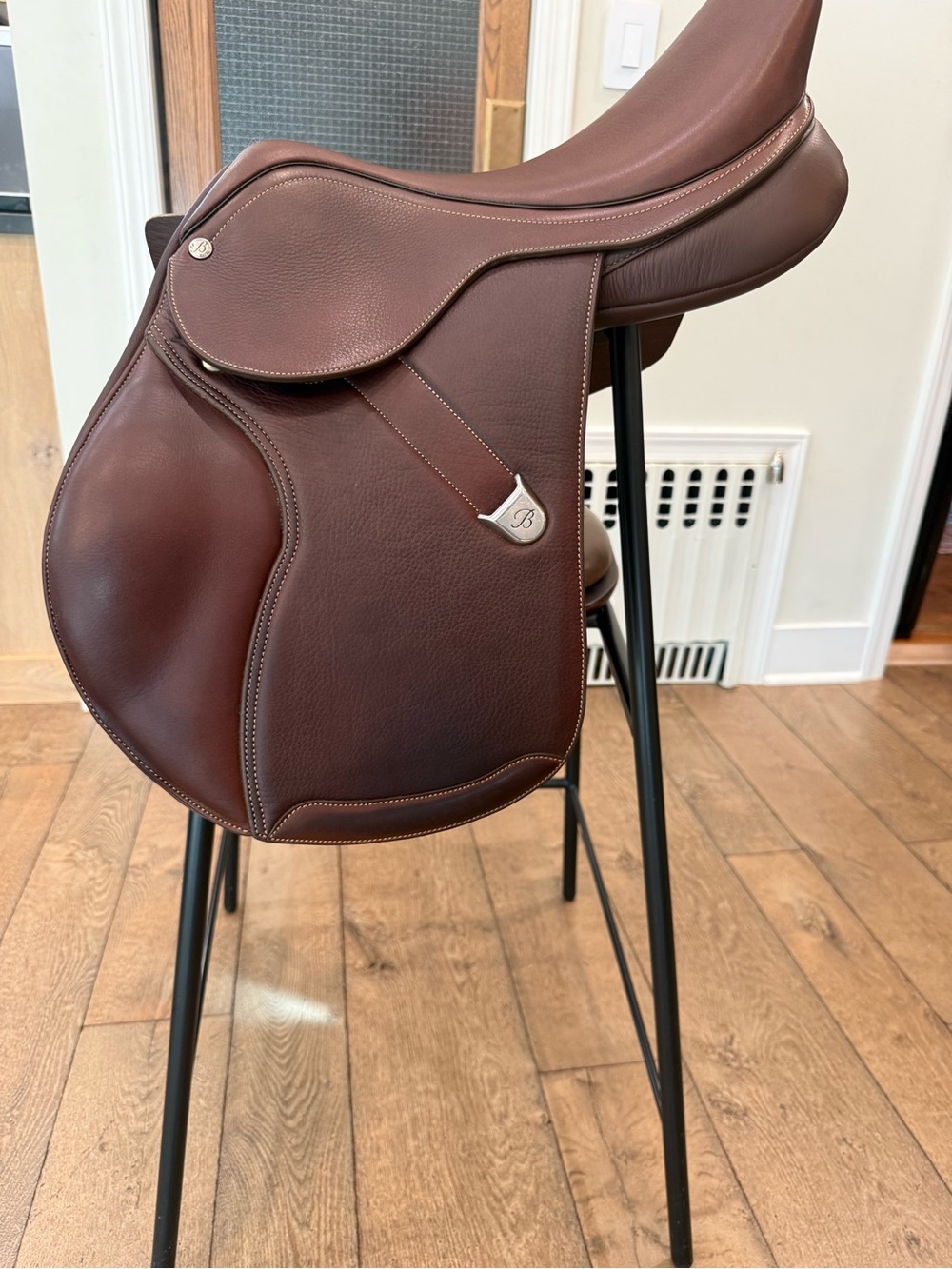 Bates English Saddle - size 16